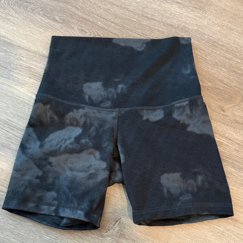lululemon athletica Black Cloud biker Shorts